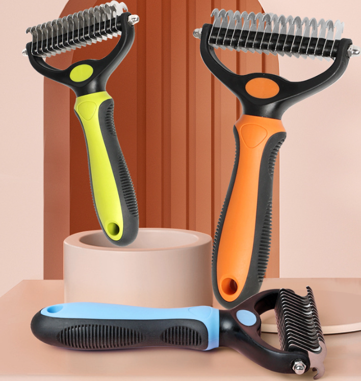 🐕 Last Day Special Price !  🏆 Professional Deshedding Tool For Dogs And Cats – Gentle On Skin, Efficient Grooming & Comfortable Grip Design ✂️